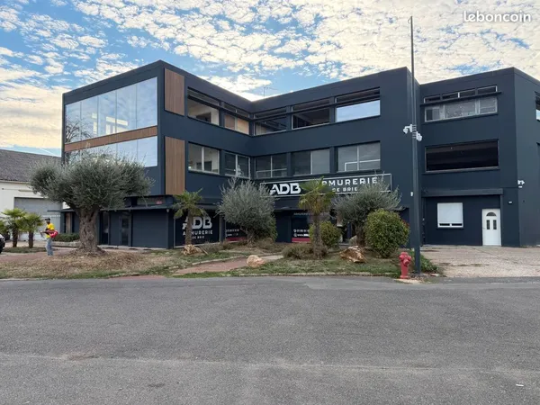Locale. Ancien club de tir