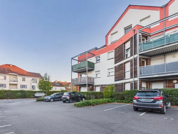 Beau 3 pièces avec terrasse et double parking !