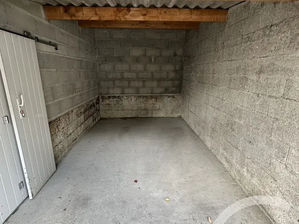 Parking 15 m²