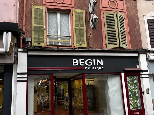 Local 75 m² Montbéliard