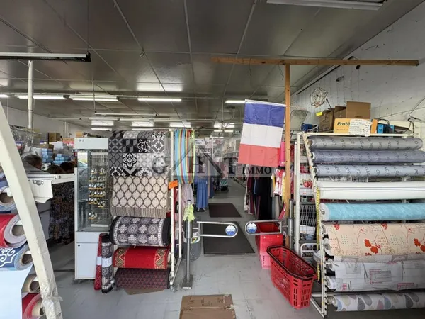 Local commercial de 565 m² à vendre