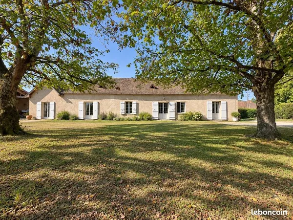 Propriété 8 pièces 206 m²