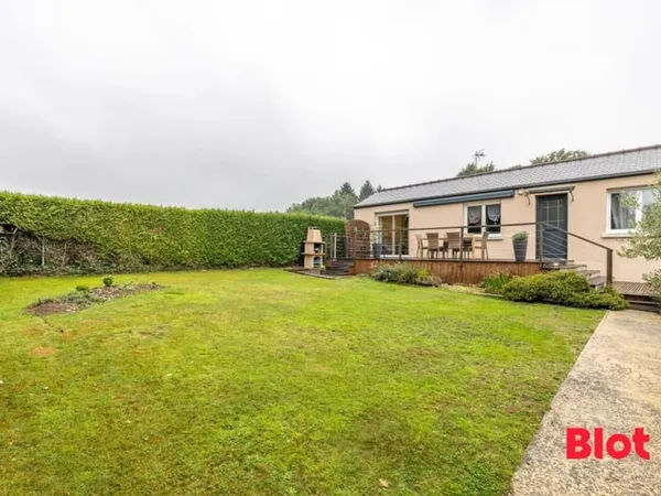 Maison à BETTON avec garage sur un terrain de 604m²