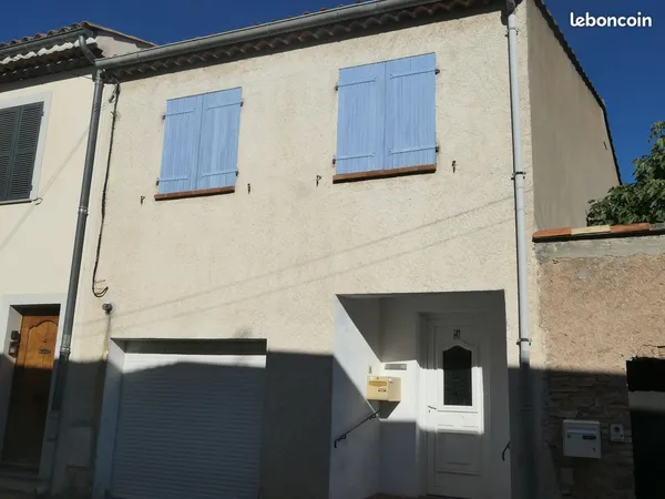Maison de ville avec jardinet (110 M2 + GARAGE)