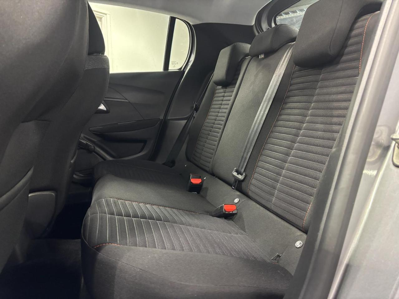 Peugeot 208 business puretech 75 s&s bvm5 active business — photo 12