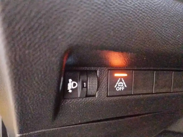 Peugeot 208 puretech 75 s&amp;s bvm5 — photo 29