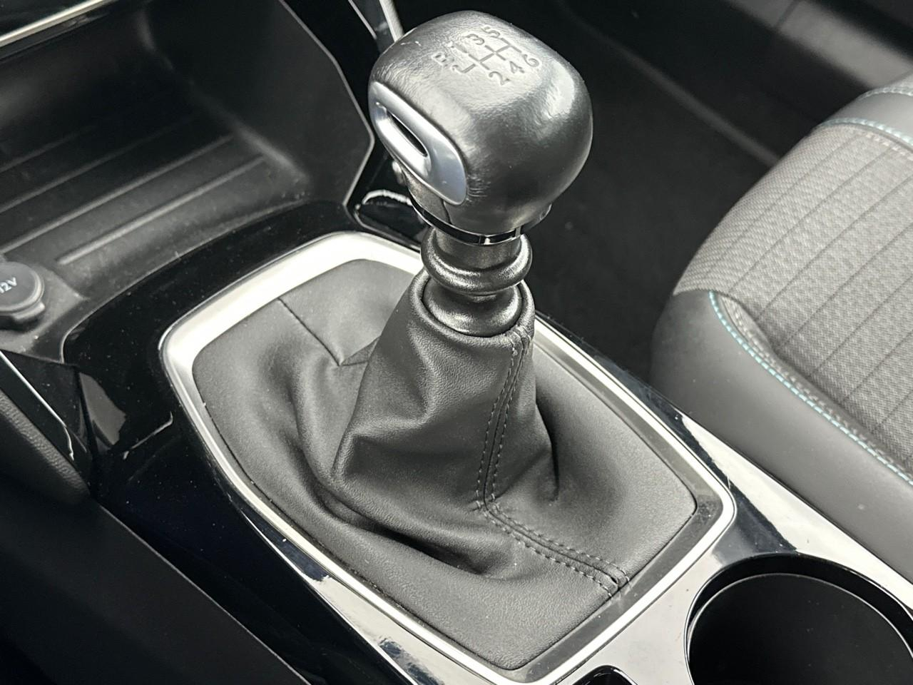 Peugeot 2008 puretech 100 s&s bvm6 allure — photo 31