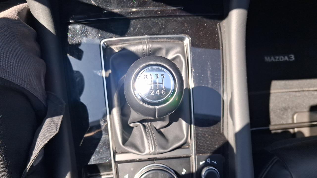 Mazda3 5 portes 2.0L SKYACTIV-X M Hybrid 180 ch 4x4 BVM6 — photo 16