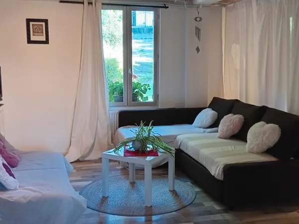 Loue appt de 70m2 au RDCH pour 700