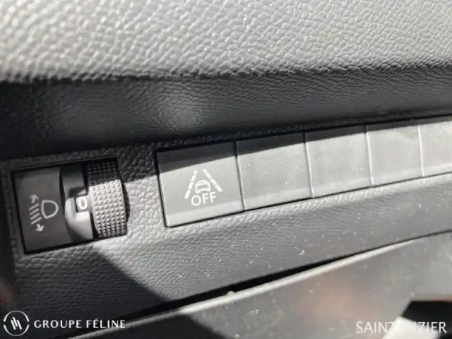 Peugeot 208 1.2 puretech 100ch s&amp;s roadtrip 118g — photo 15