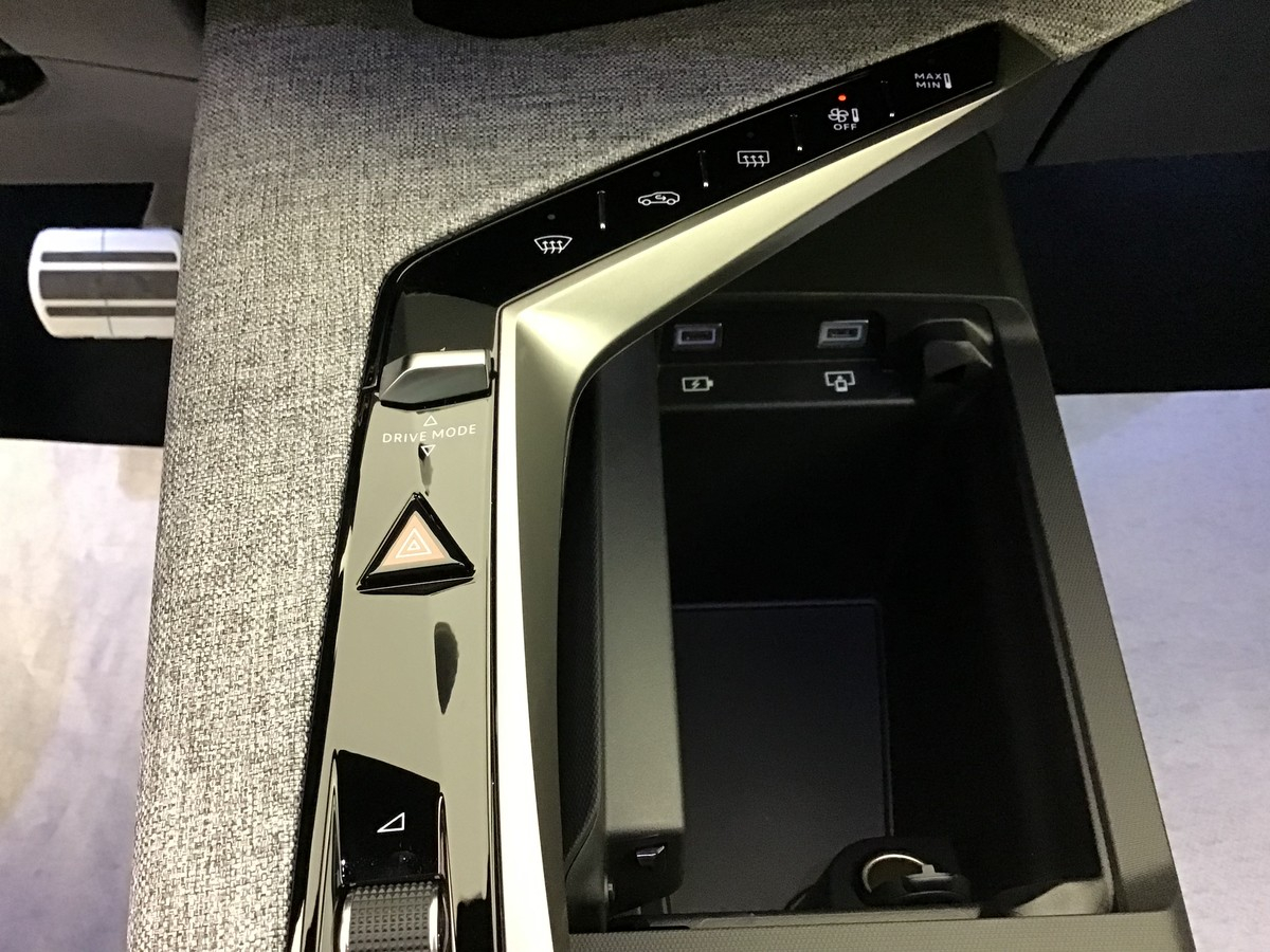 Peugeot 3008 — photo 24