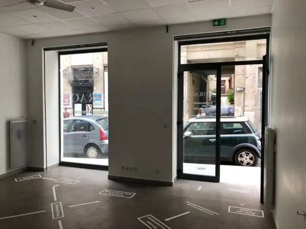 Local commercial 1 pièce 35 m²