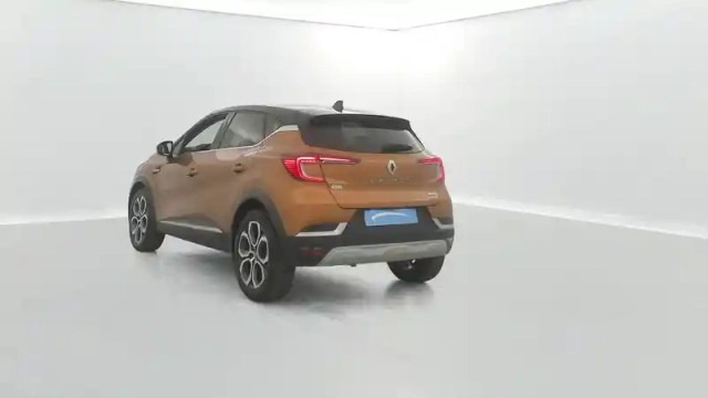 Renault Captur e-tech 145 - 21 — photo 17