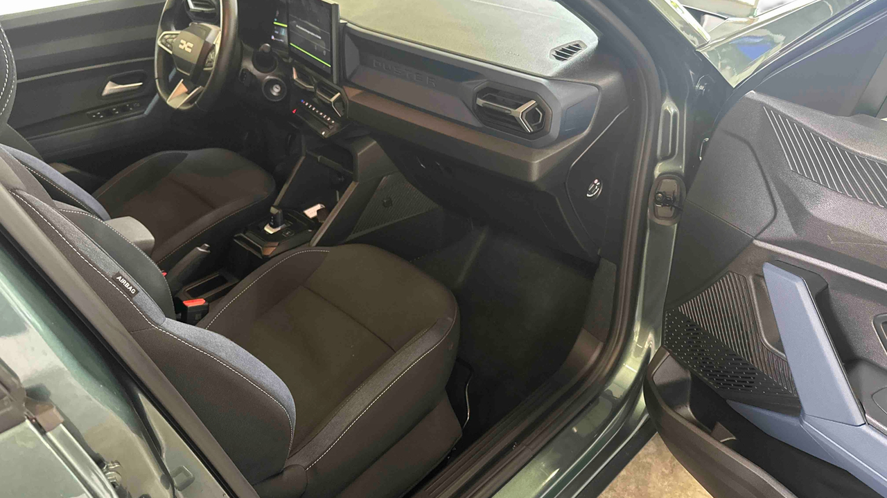 Dacia Duster Hybrid 140 — photo 30
