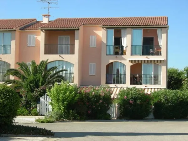 À VENDRE T2 MEUBLÉ . LA LONDE-LES-MAURES PROCHE PORT & PLAGES