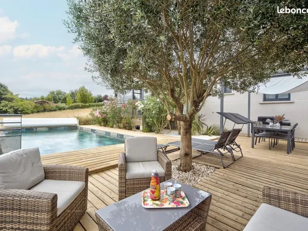 Maison familiale avec piscine