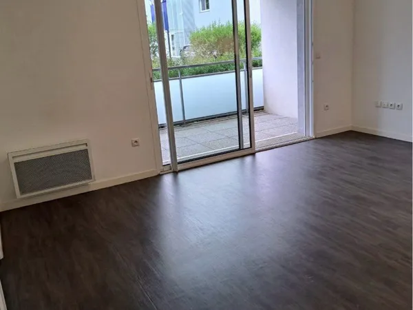 Appartement avec terrasse et place de parking