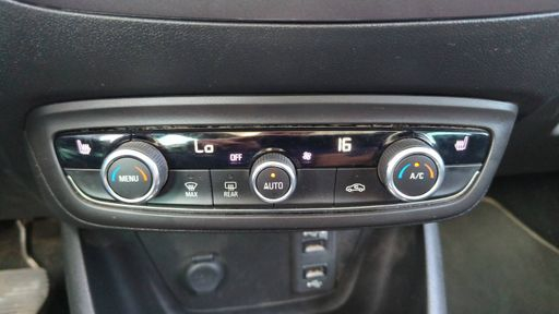 Opel Crossland X 1.2 Turbo 110 BVA6 - Ultimate – 2019 – 82721 km – Essence – Boîte Automatique — photo 15