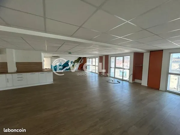 Local bureaux 521 m²