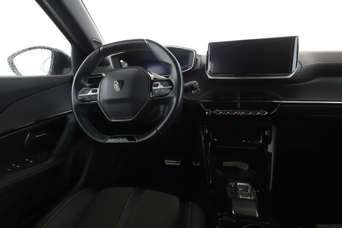 Peugeot 2008 Electrique GT 54 kWh — photo 12