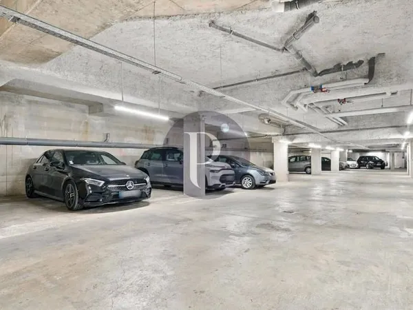 Parking 13 m²