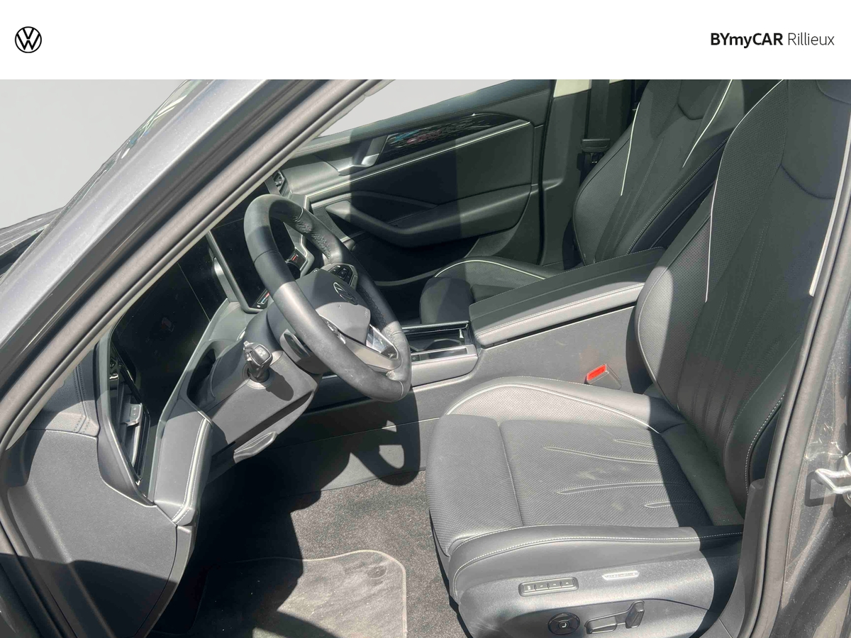 Volkswagen Passat 1.5 eHybrid 204 DSG6 — photo 11