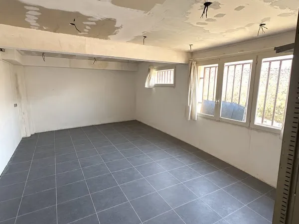 MARSEILLE 14e - Local de 27 m² - Lumineux, rénové, idéal stockage
