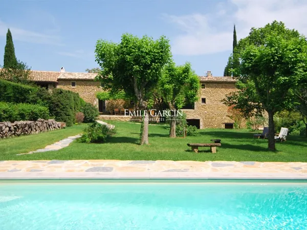 A louer Mas Provençal 4 chambres grand jardin piscine proche Uzès