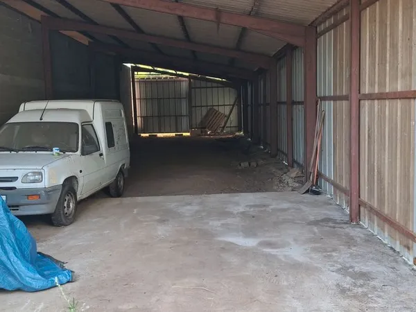 Hangar 150m2