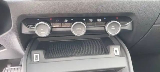 Citroën C4 e- 136 ch automatique — photo 20