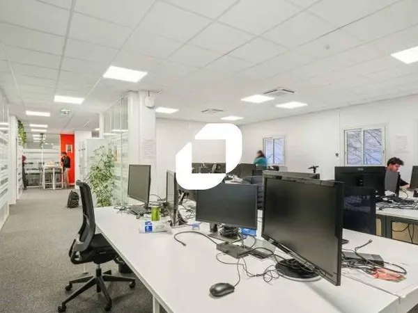 Bureaux 585 m²