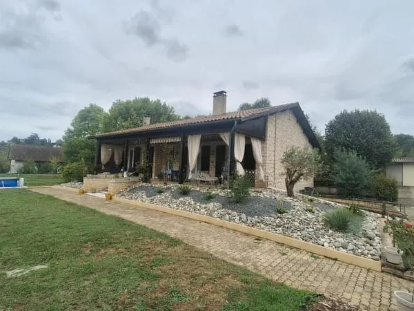 Maison Vente Javerlhac-et-la-Chapelle-Saint-Robert 5p 98m² 168000€