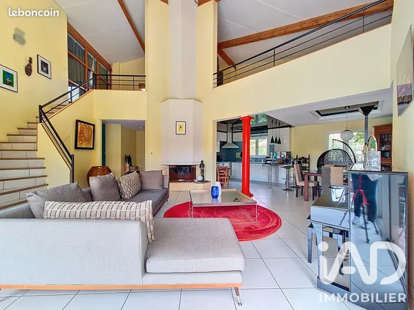 Maison 6 pièces 196 m²