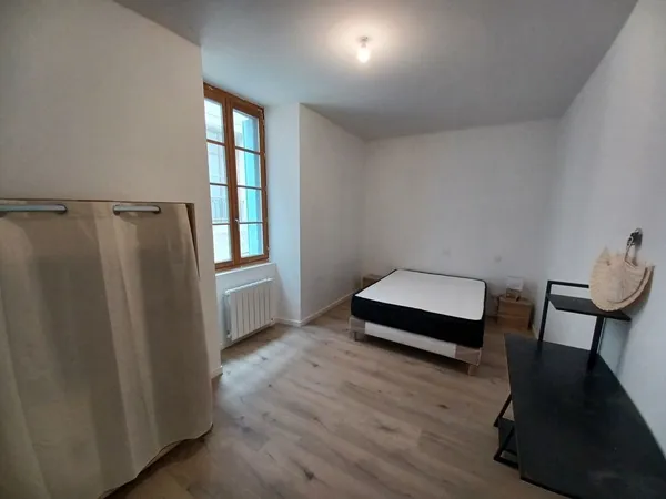 Chambre à louer dans appartement T4 en centre ville