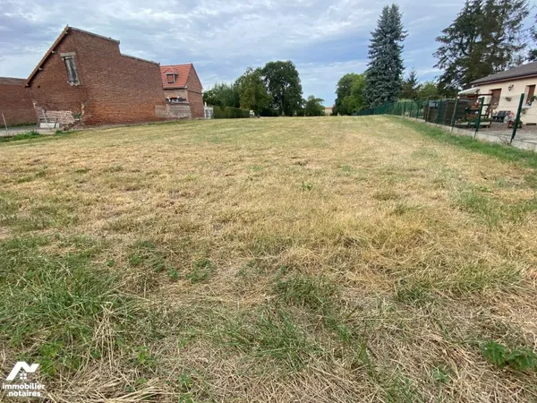 Terrain 904 m²