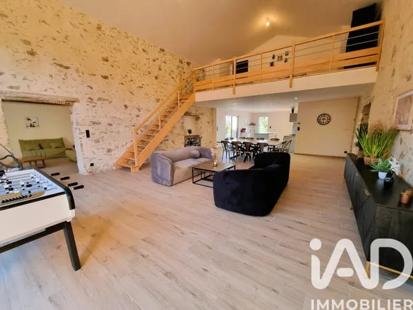 Maison 10 pièces 240 m²