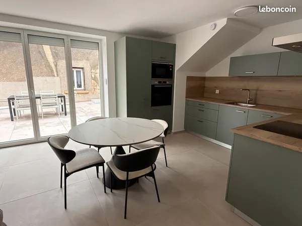 T4 meublé 80m2- ST SYMPHORIEN D'OZON- Coeur village