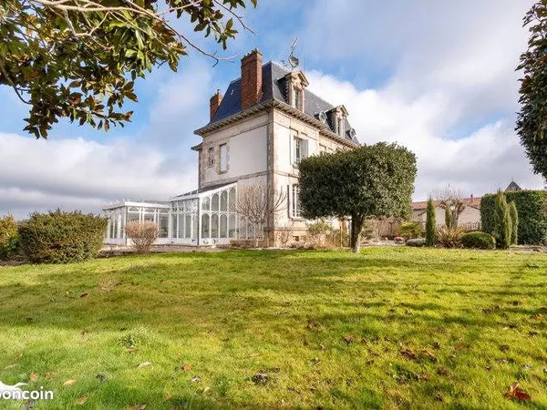Maison de ville 8 pièces 321 m²