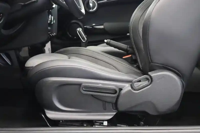 Mini Mini hatch 3 portes cooper 136 ch bva7 — photo 28