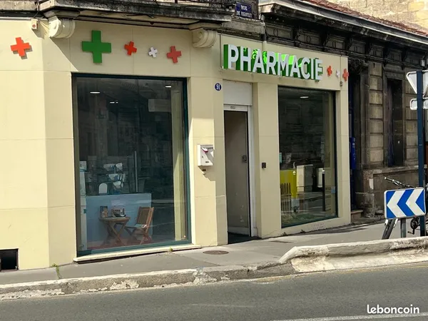 Echoppe avec Jardin loue en Pharmacie avec Double Potentiels Quartier Sainte -Augustin BX