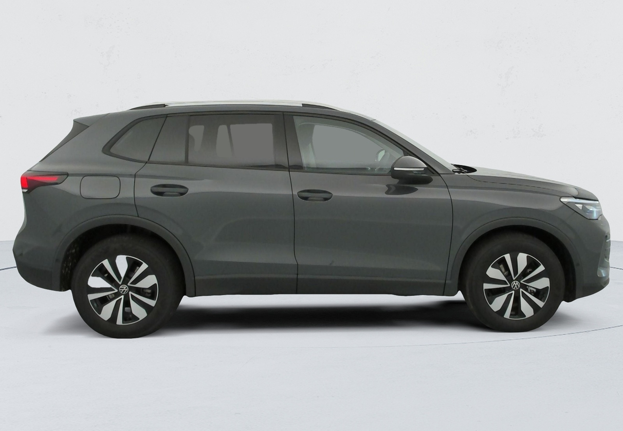 Volkswagen Tiguan — photo 6