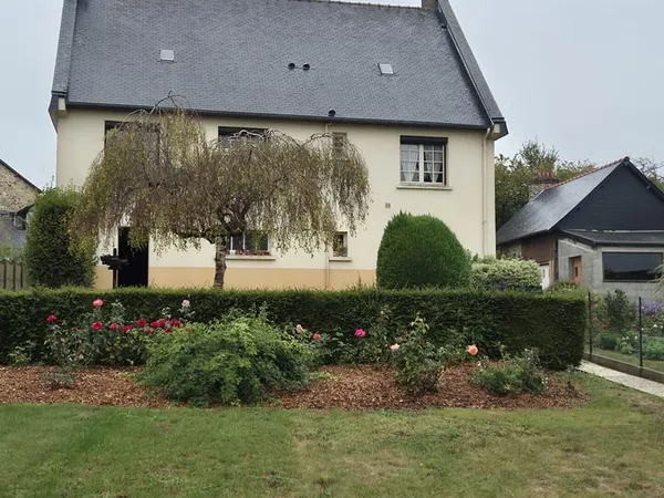 Maison traditionelle sur sous sol complet avec 2 chambres, g
