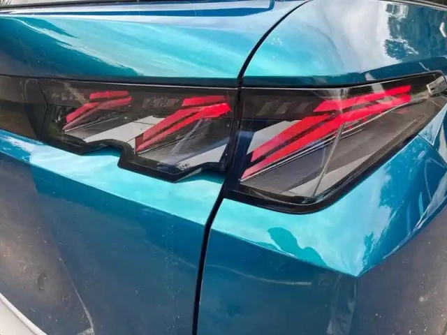 Peugeot 5008 gt hybrid 145ch e-dcs6 — photo 16