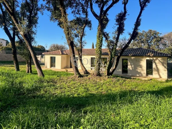 Belle villa plain pied proche Uzès