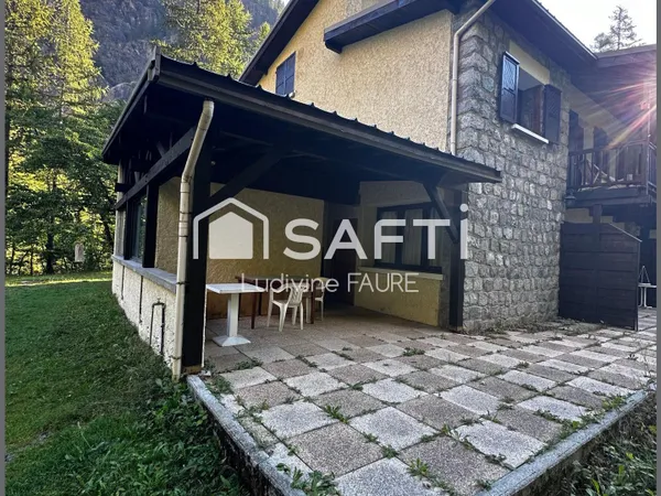 Studio rare à la vente!