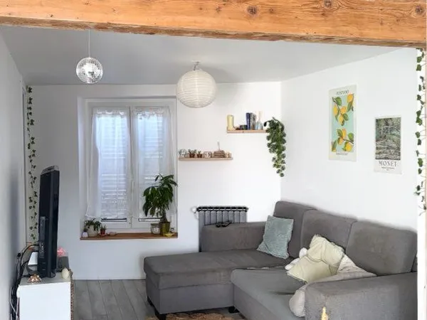 2 pièces à louer avec garage et extérieur