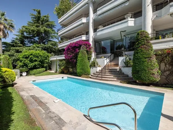 Appartement 6 pièces 250 m²