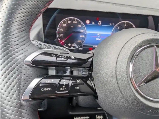 Mercedes Gla 180 d — photo 21