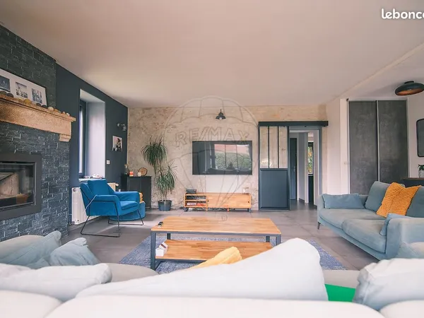 Propriété 6 pièces 215 m²