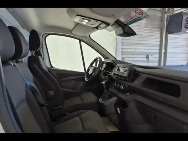 Renault Trafic fg l1h1 3t 2.0 blue dci 130ch confort e6e — photo 3